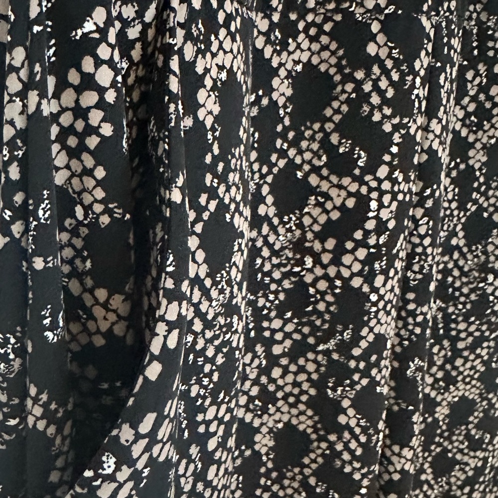 Banana Republic Factory Halter Style Jumpsuit.  Animal Print. Size 6. Like New. - Picture 8 of 15